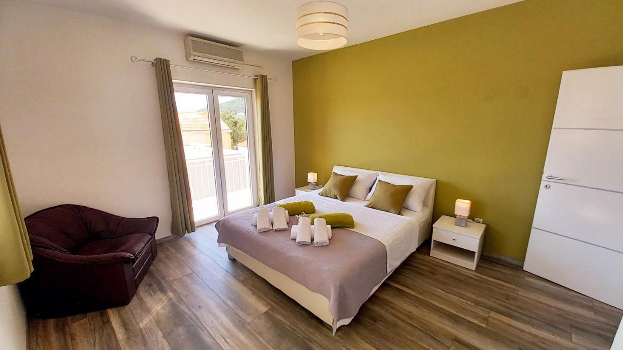Apartmani Omrcen Baska Voda Exterior photo