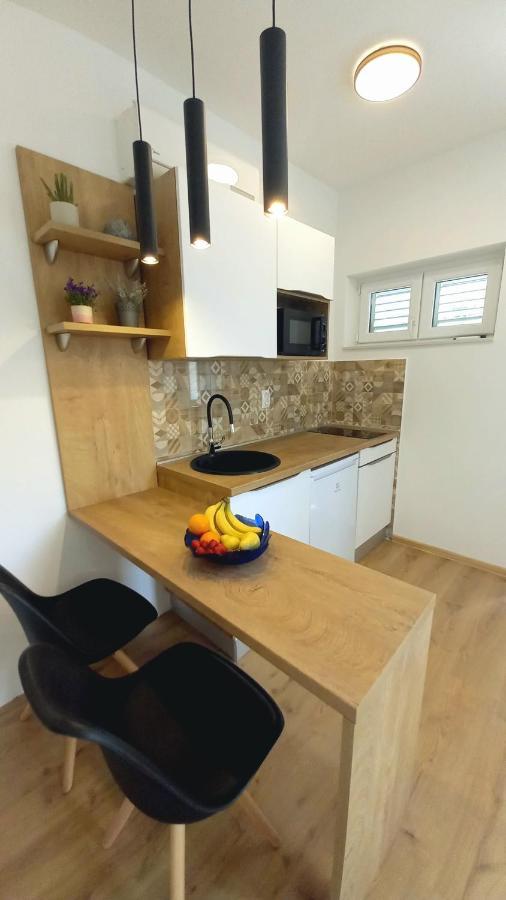 Apartmani Omrcen Baska Voda Room photo
